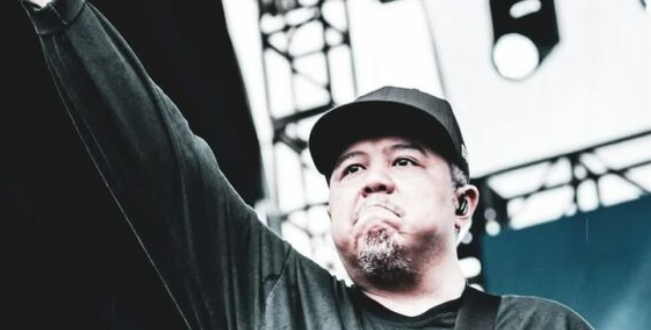 Dunia musik Indonesia kembali kehilangan sosok penting. Ricky Siahaan, gitaris band metal Seringai, meninggal dunia di usia 48 tahun saat menjalani rangkaian Wolves of Asia Tour di Jepang, Sabtu (19/4/2025). (Ist)