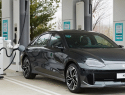 Hyundai dan Kia Uji Robot Pengisi Daya Otomatis Berbasis AI di Bandara Incheon