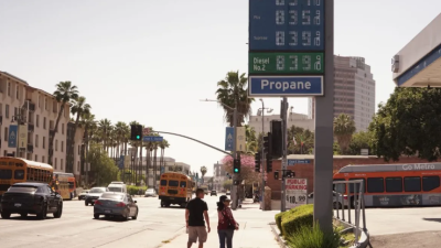 Kepuasan Publik terhadap Donald Trump Anjlok ke Level Terendah Akibat Perang dan Harga BBM