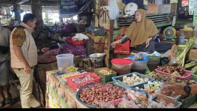 Satgas Pangan Polda Kalsel Pantau Harga Pokok Di Pasar Ahad Kertak Hanyar, Sejumlah Komoditas Masih Di Atas HET