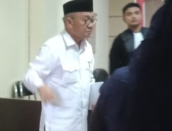 Terseret Dugaan Korupsi Dana Perumda Rp. 1,82 M, Mantan Bupati Anang Syakhfiani Duduk Dikursi Pesakitan