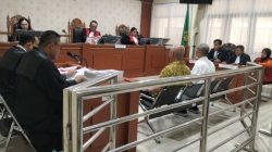 Tolak Dakwaan JPU, Terdakwa Emi Yuliana Minta Dilepaskan dari Tuntutan Hukum ( ontslag van alle rechtsvervolging)